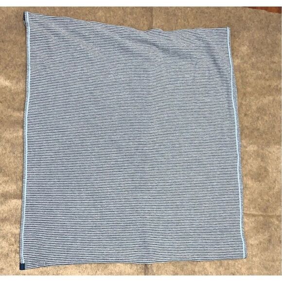 Nice Lululemon Vinyasa Snap Scarf wrap shawl Blue Perfect for travel Versatile - Picture 5 of 7